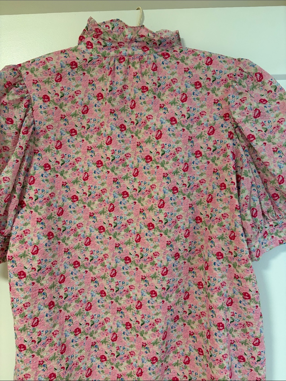 Tuckernuck Pink Floral Ruffle Collar Blouse. Fully lined. - Picture 4 of 6